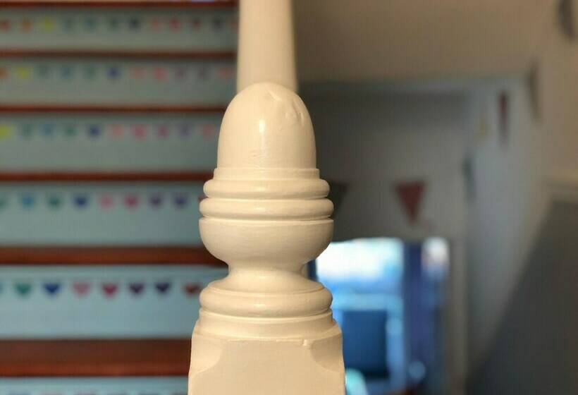 Charming 4bd Semi Detached Home Hastings