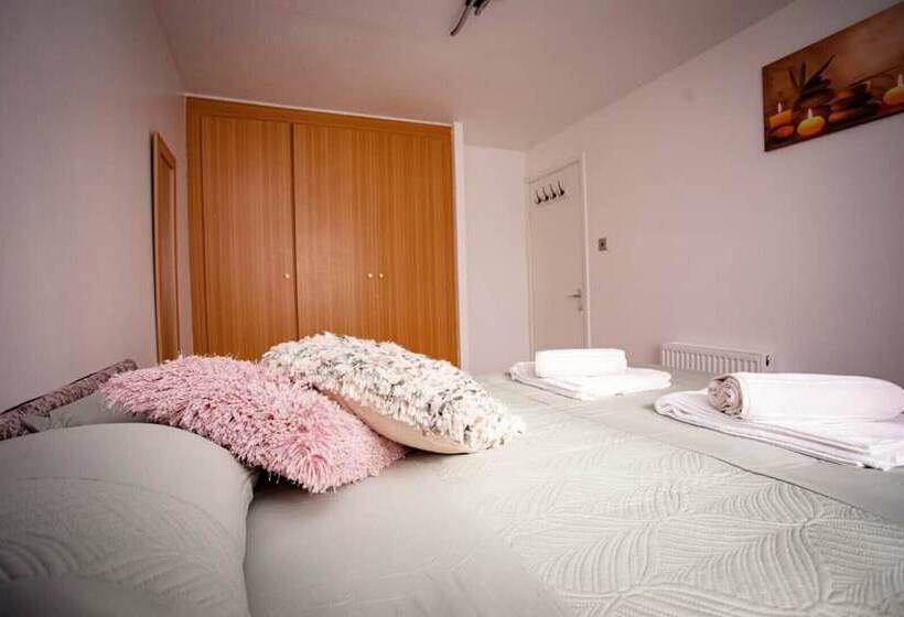 Cozy 3bedroom Home In Luton