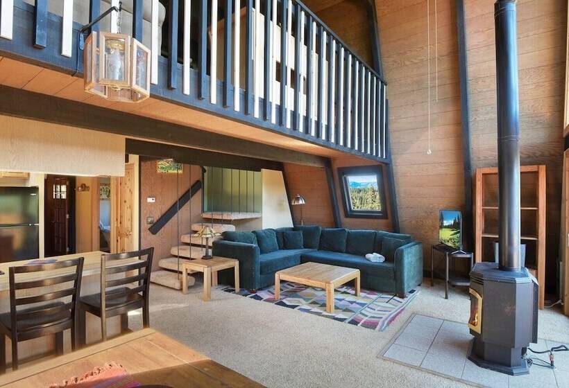 Cozy Mountain View A Frame