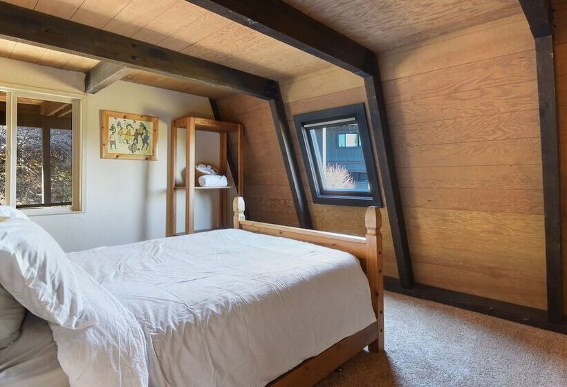 Cozy Mountain View A Frame