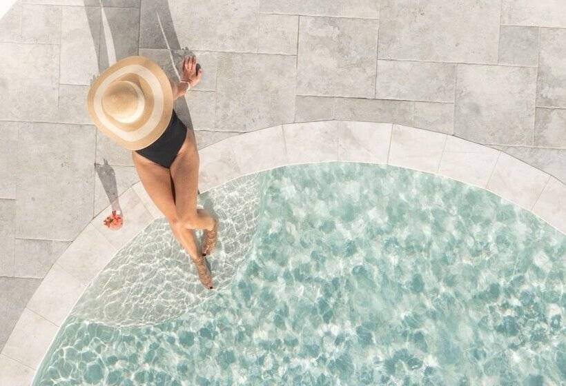 Essence Boutique Hotel & Apartments