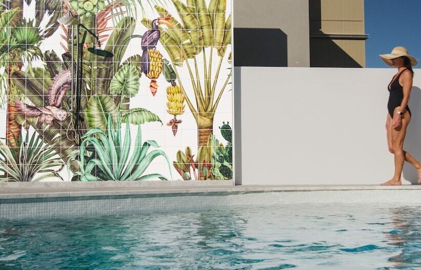 Essence Boutique Hotel & Apartments