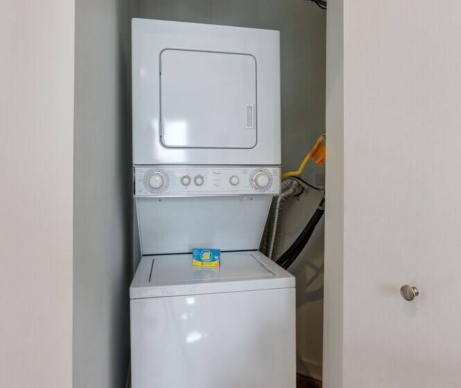 Ground Floor Studios In Chicago By 747 Lofts