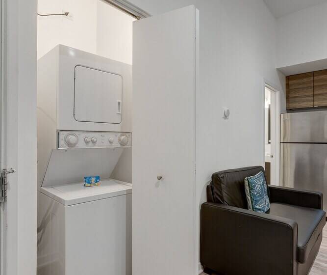 Ground Floor Studios In Chicago By 747 Lofts