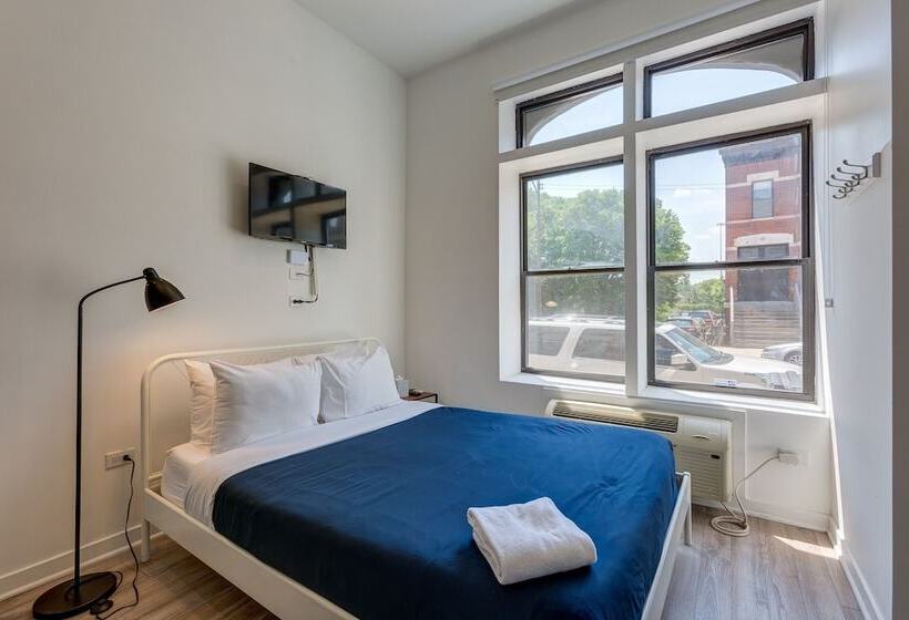 Ground Floor Studios In Chicago By 747 Lofts