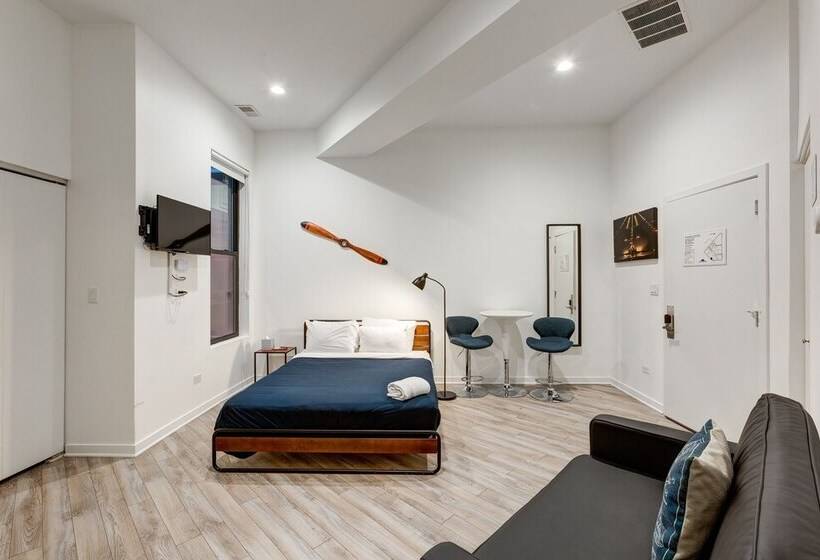 Ground Floor Studios In Chicago By 747 Lofts
