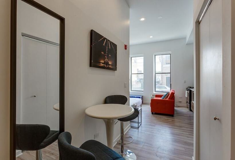 Ground Floor Studios In Chicago By 747 Lofts