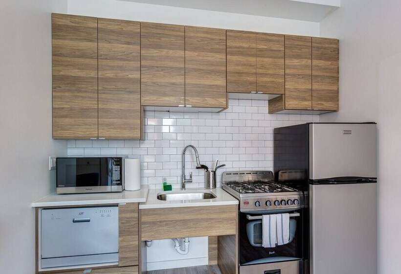 Ground Floor Studios In Chicago By 747 Lofts