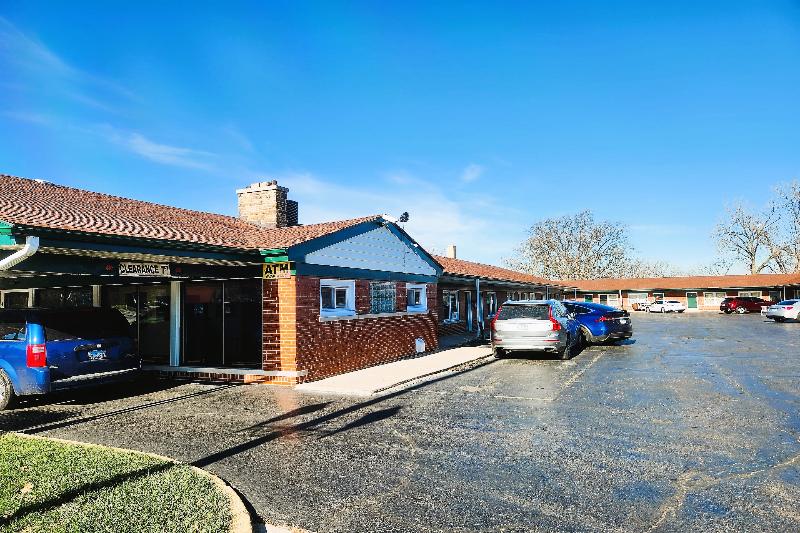 Manor Motel By Oyo Near Oak Brook/chicago Westchester