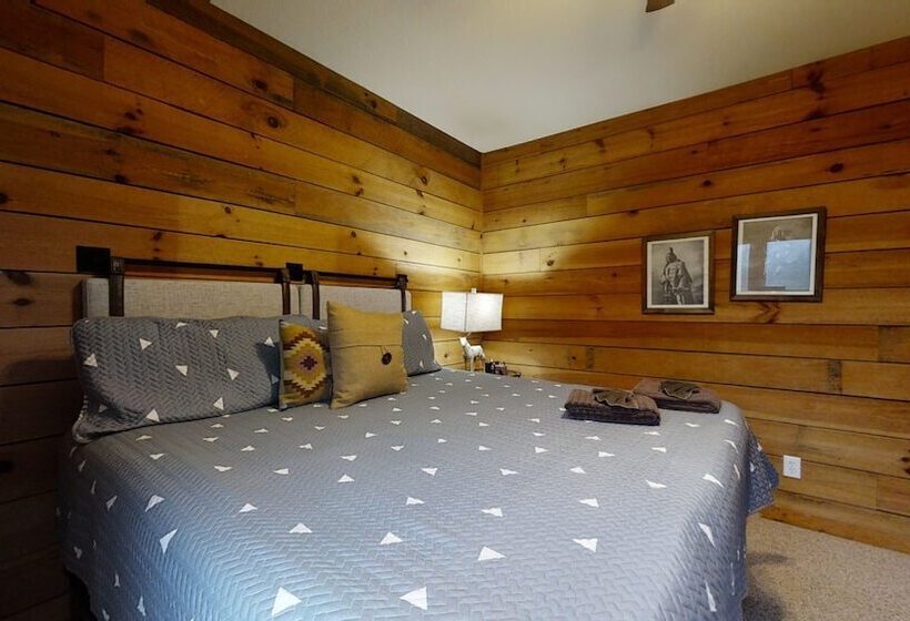 Horsin Around Tennessee