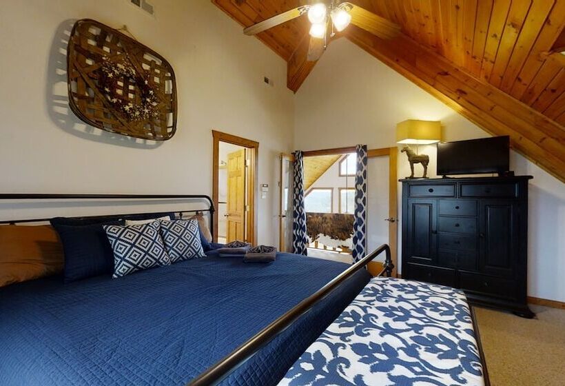 Horsin Around Tennessee