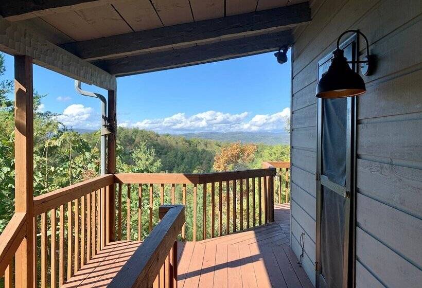 Horsin Around Tennessee