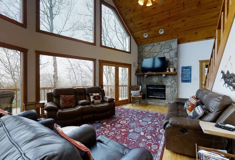 Horsin Around Tennessee