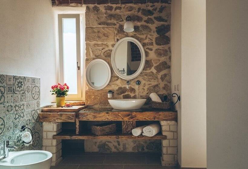 פונדק Antica Villa Colonica