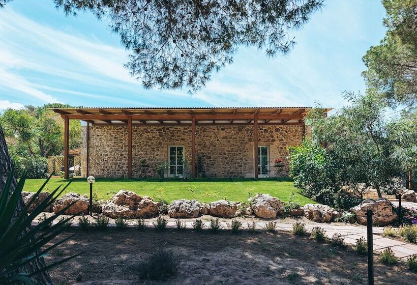 פונדק Antica Villa Colonica