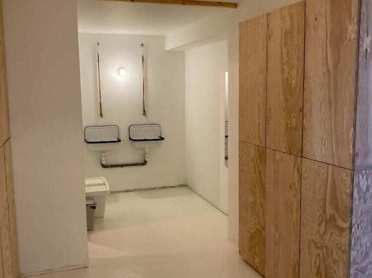 Hostel Manusurf