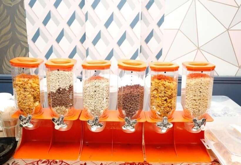 Acorn Lodge Hotel Gatwick & Parking