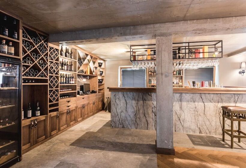 酒店 Arietes Marmont Resort