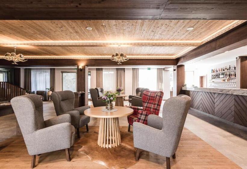 酒店 Arietes Marmont Resort