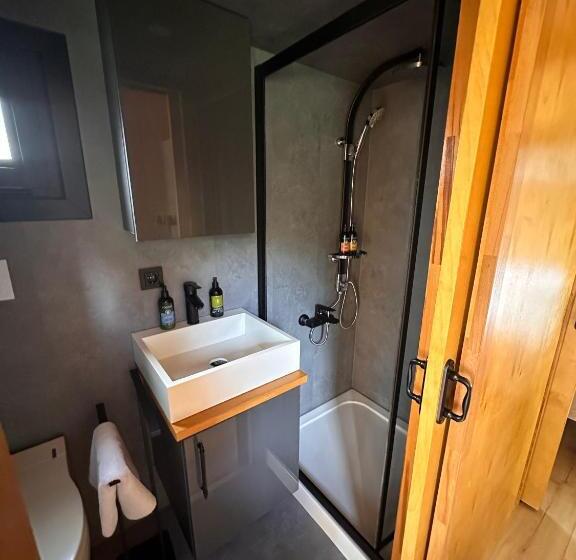 酒店 Arietes Marmont Resort