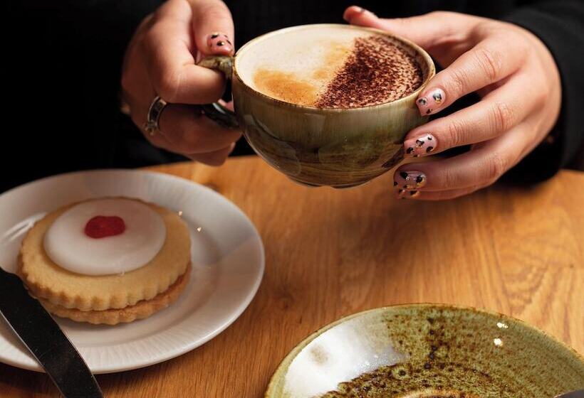 호텔 Brig O Doon House