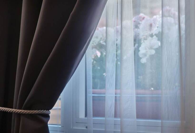 בית מלון כפרי Fellini Design Suites