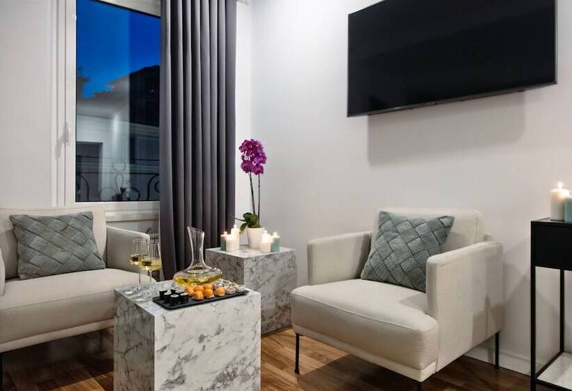 בית מלון כפרי Fellini Design Suites