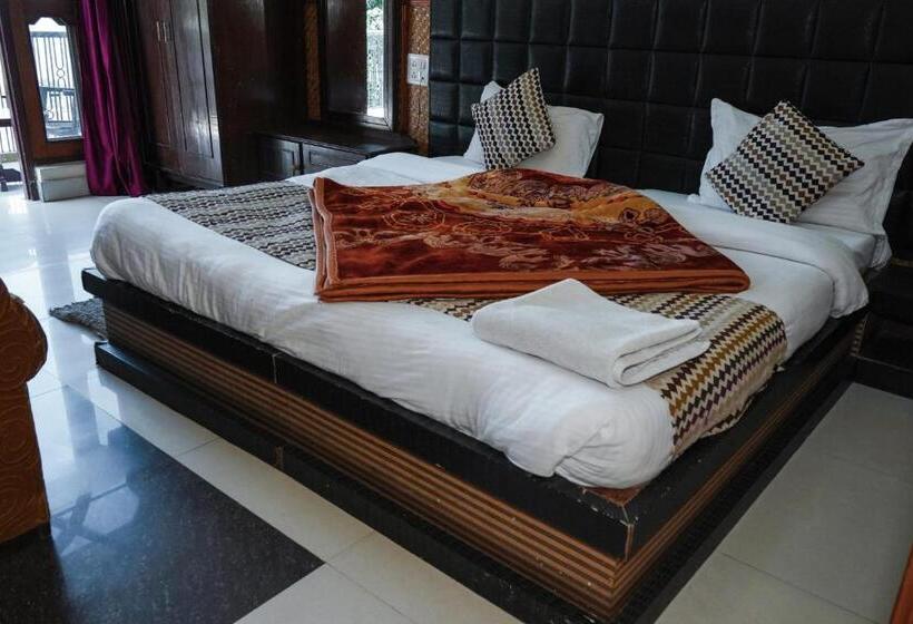 בית מלון כפרי Himalaya Mount View Resort Kausani