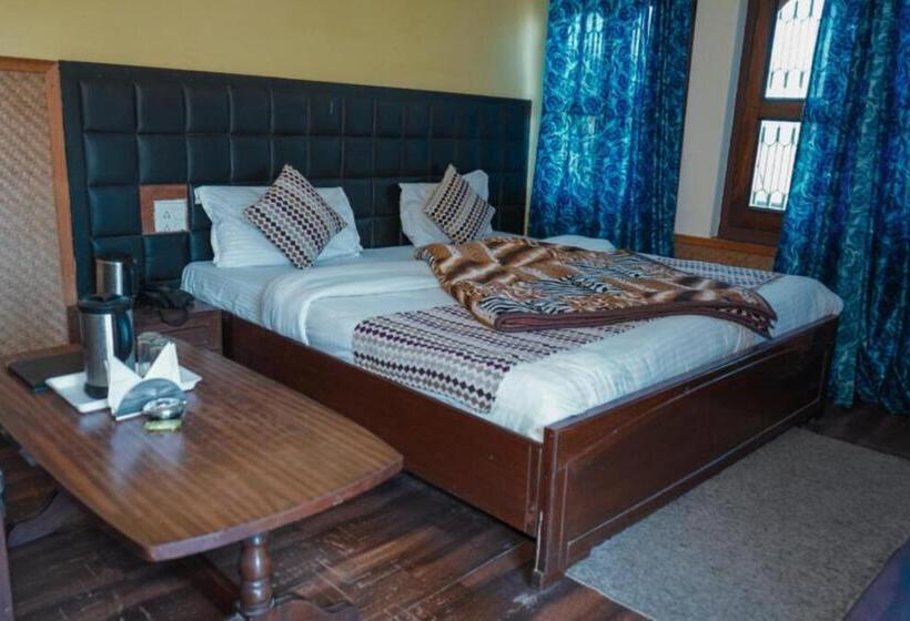 בית מלון כפרי Himalaya Mount View Resort Kausani
