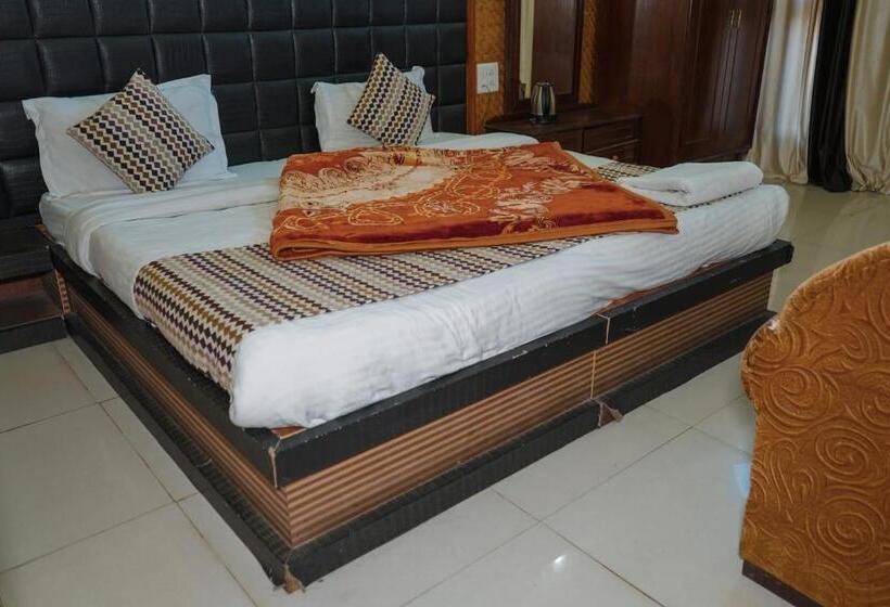 בית מלון כפרי Himalaya Mount View Resort Kausani