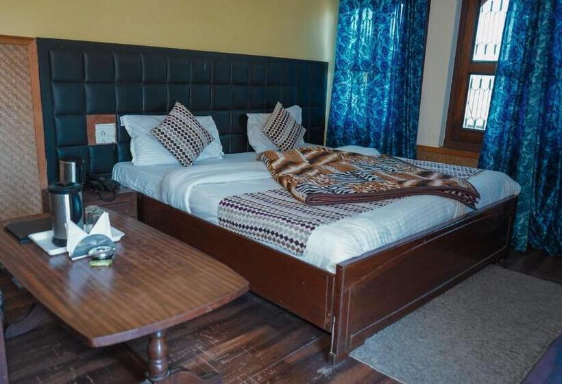 בית מלון כפרי Himalaya Mount View Resort Kausani