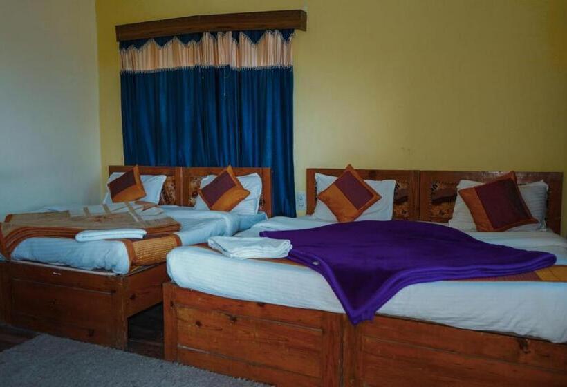 בית מלון כפרי Himalaya Mount View Resort Kausani