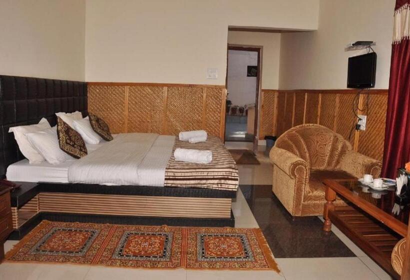 בית מלון כפרי Himalaya Mount View Resort Kausani