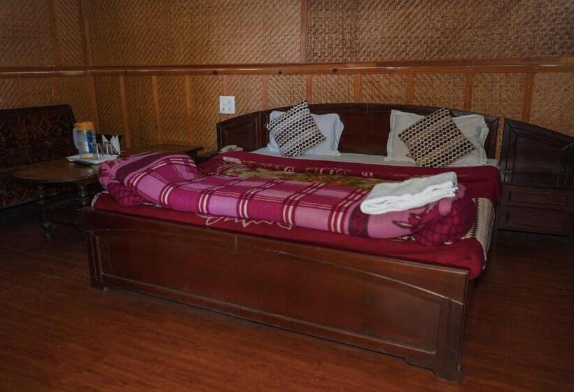 בית מלון כפרי Himalaya Mount View Resort Kausani