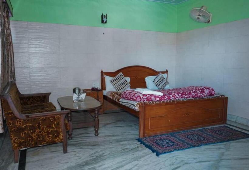 בית מלון כפרי Himalaya Mount View Resort Kausani