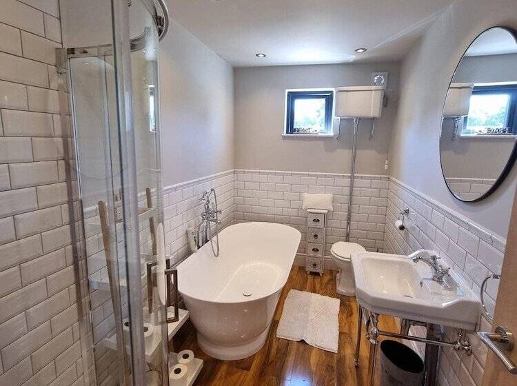 فندق Immaculate 4 Bed Private Luxury Lodge Near York