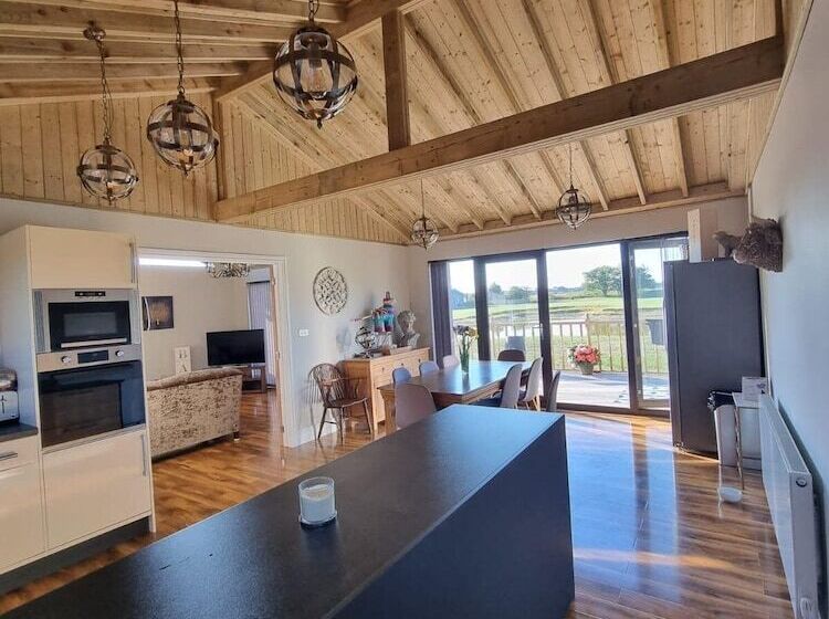 فندق Immaculate 4 Bed Private Luxury Lodge Near York