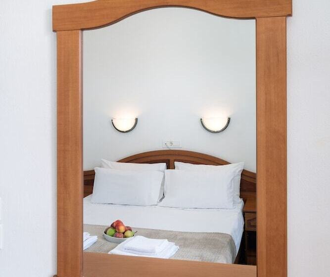 ホテル Koukounaries Beach