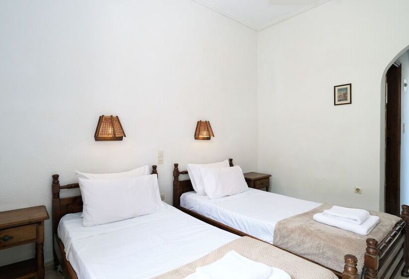 ホテル Koukounaries Beach