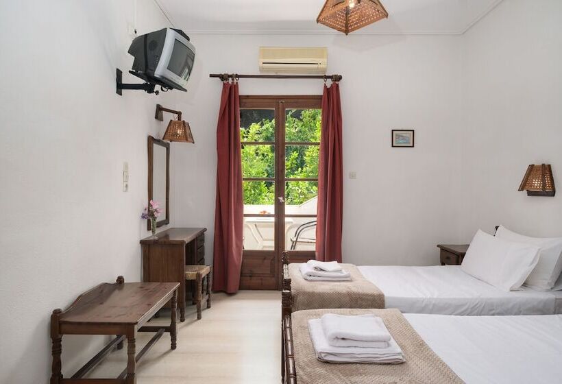 ホテル Koukounaries Beach