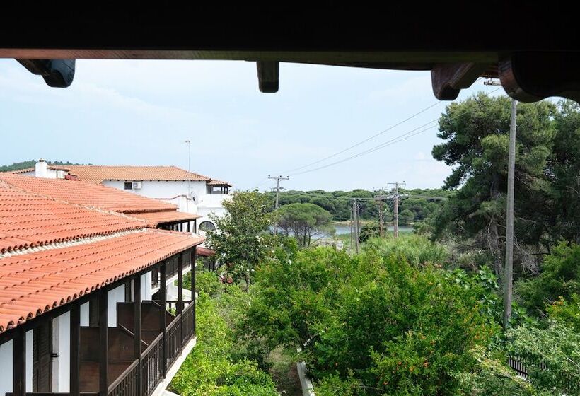 ホテル Koukounaries Beach