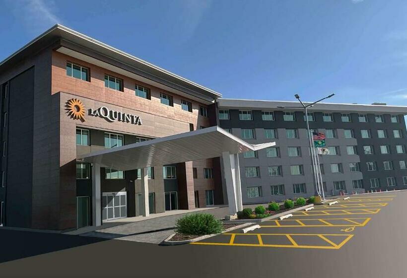 هتل La Quinta By Wyndham Chicago O Hare Airport