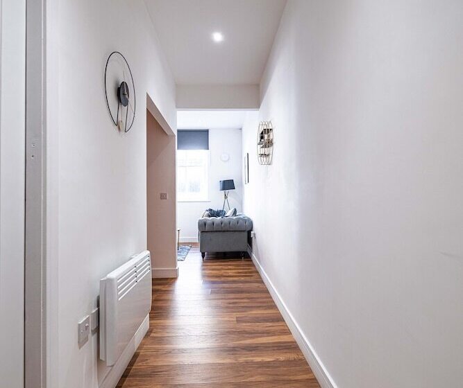 Отель Manhattan Luxury Suites