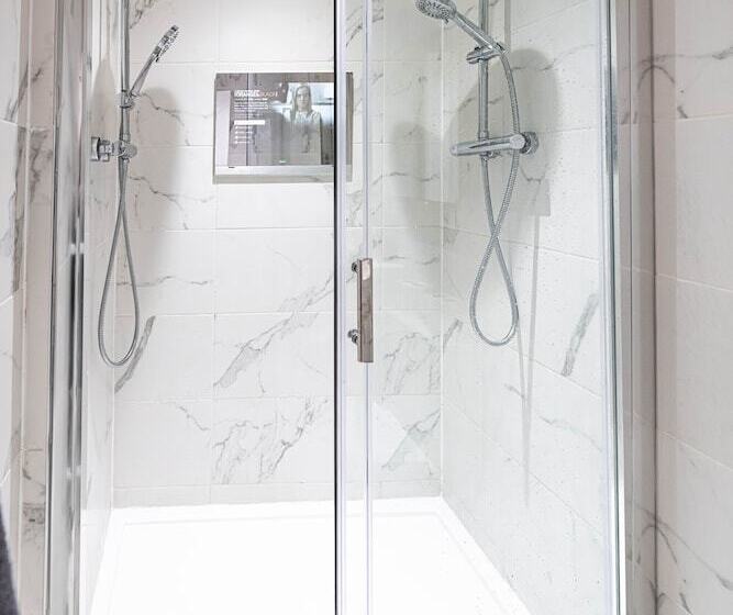 Отель Manhattan Luxury Suites