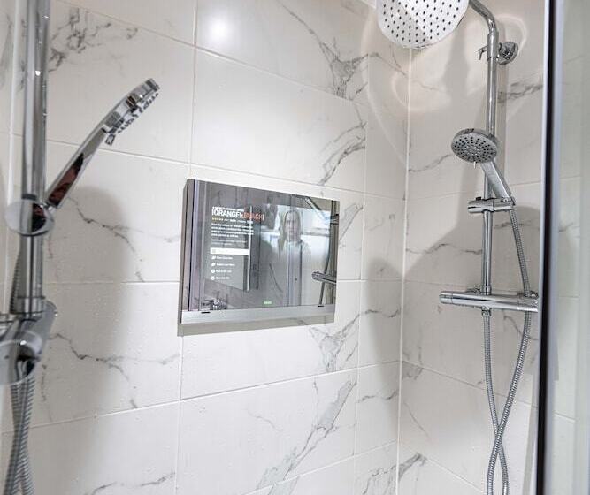 Отель Manhattan Luxury Suites