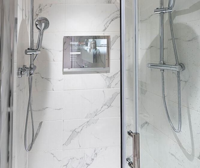 Отель Manhattan Luxury Suites