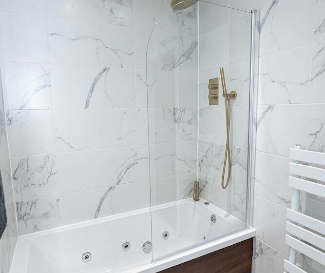 Отель Manhattan Luxury Suites