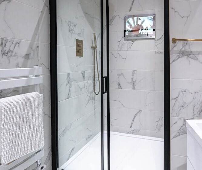 Отель Manhattan Luxury Suites