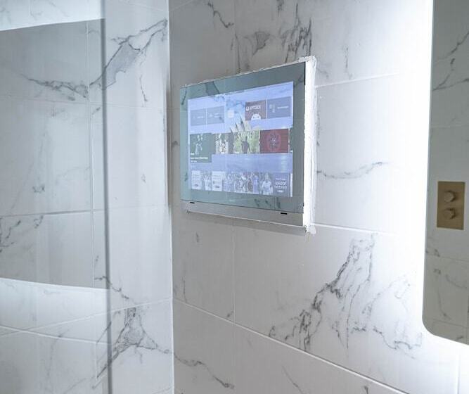 Отель Manhattan Luxury Suites