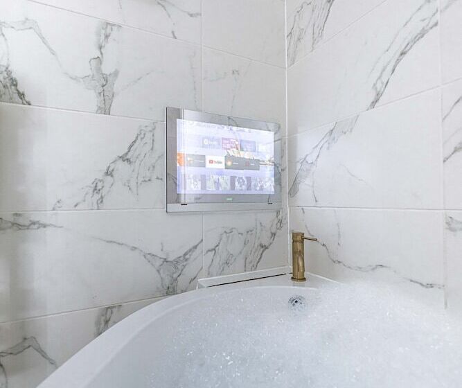 Отель Manhattan Luxury Suites